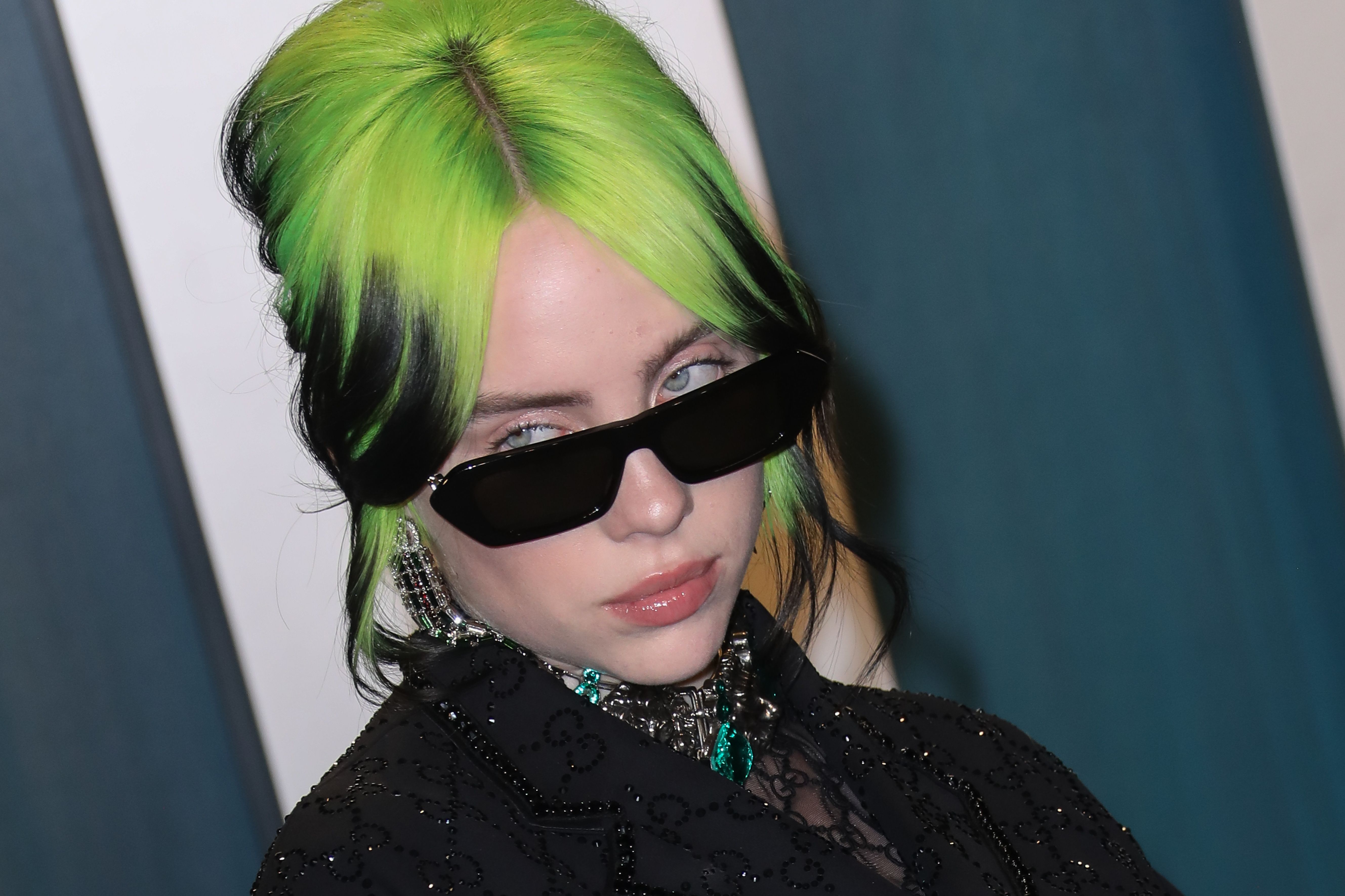 Billie Eilish dice a sus fans que "sean amables" después de que su ex novio Q tome Instagram para defenderse