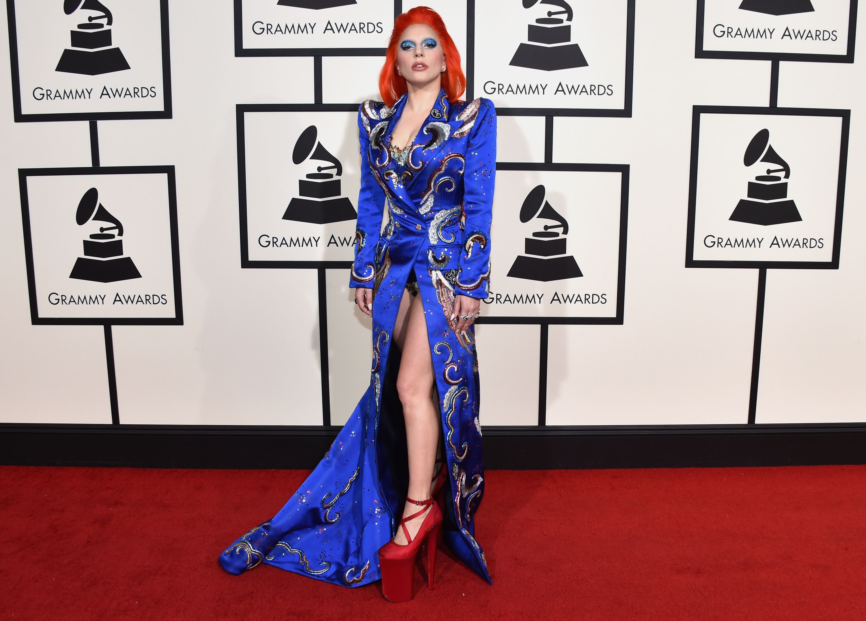 La moda más escandalosa de la alfombra roja de los Grammy de todos los tiempos