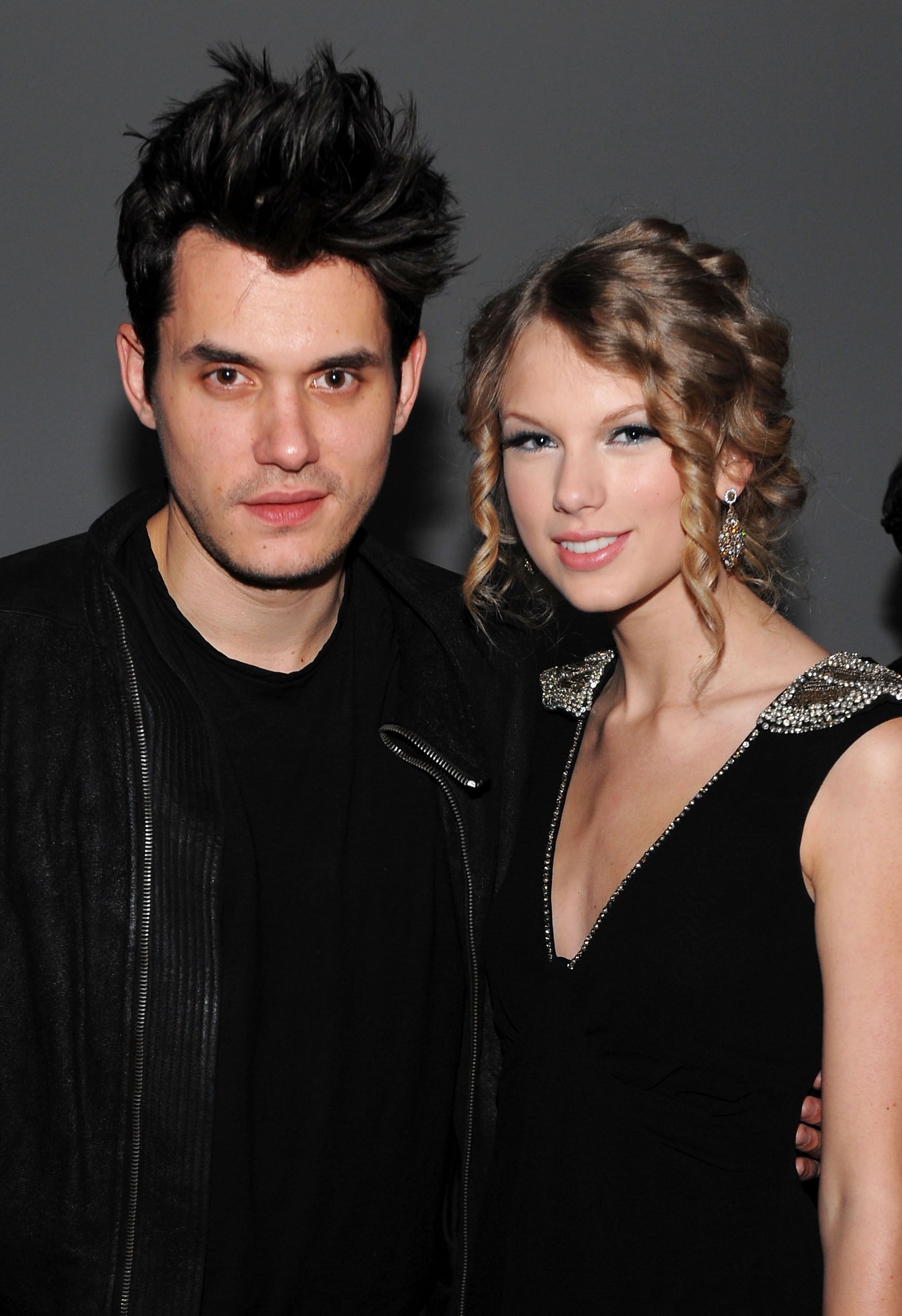 Los fans de Taylor Swift se ensañan con John Mayer tras su entrada en TikTok