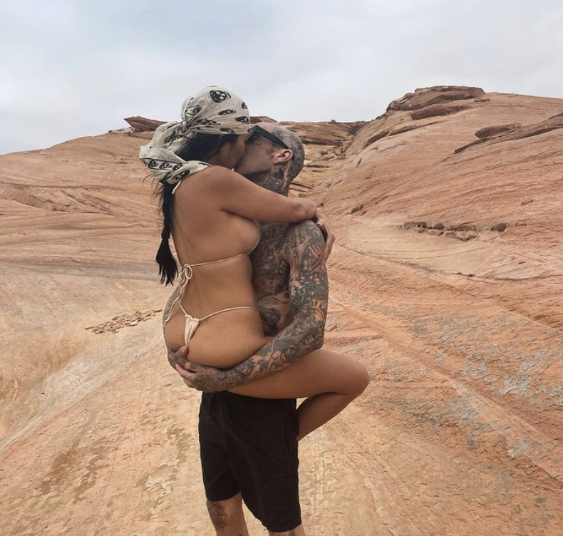Kourtney Kardashian acaba de publicar cómo se besan ella y Travis Barker en Instagram