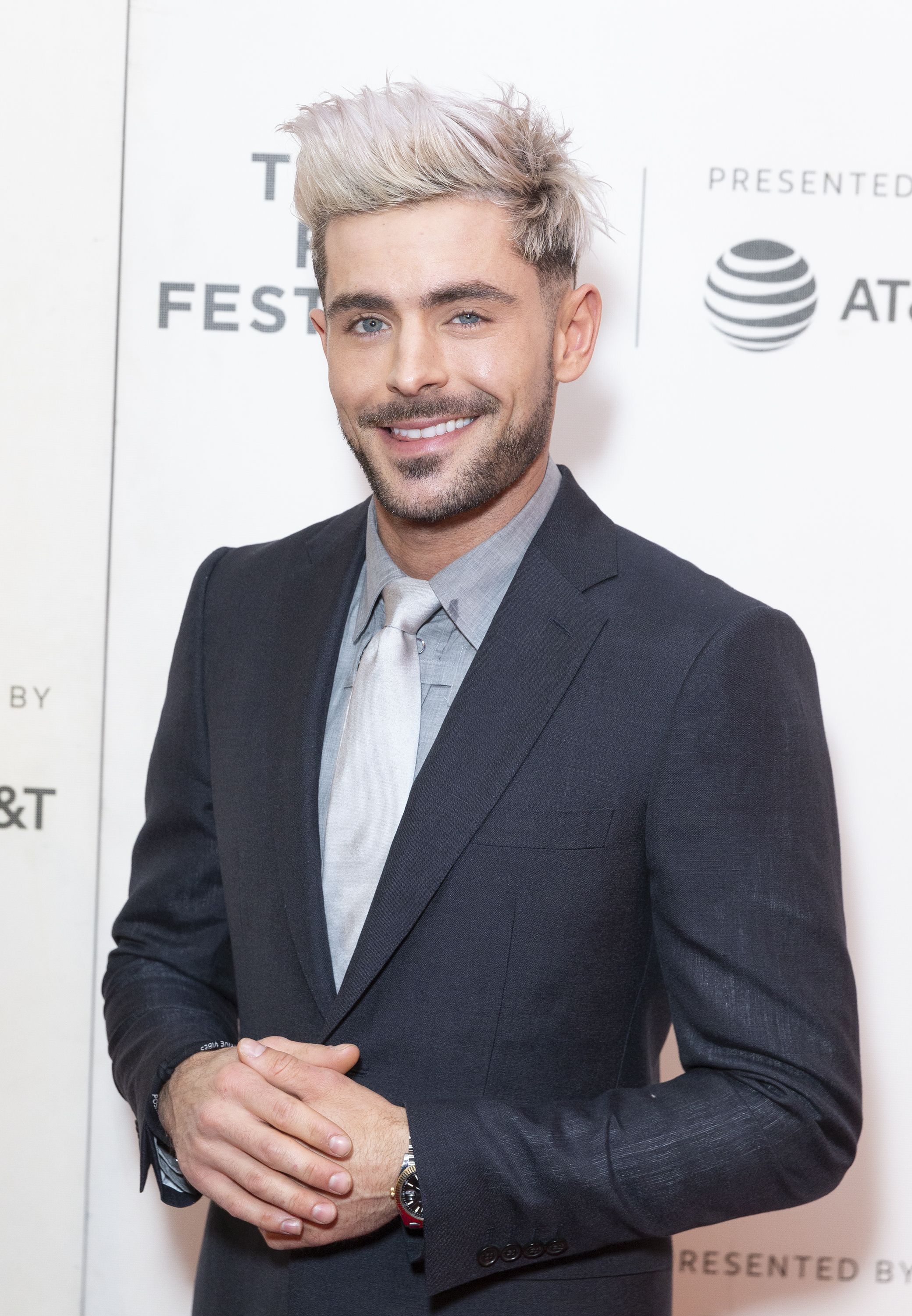 Zac Efron está supuestamente "aliviado" de estar soltero tras su ruptura con Vanessa Valladares