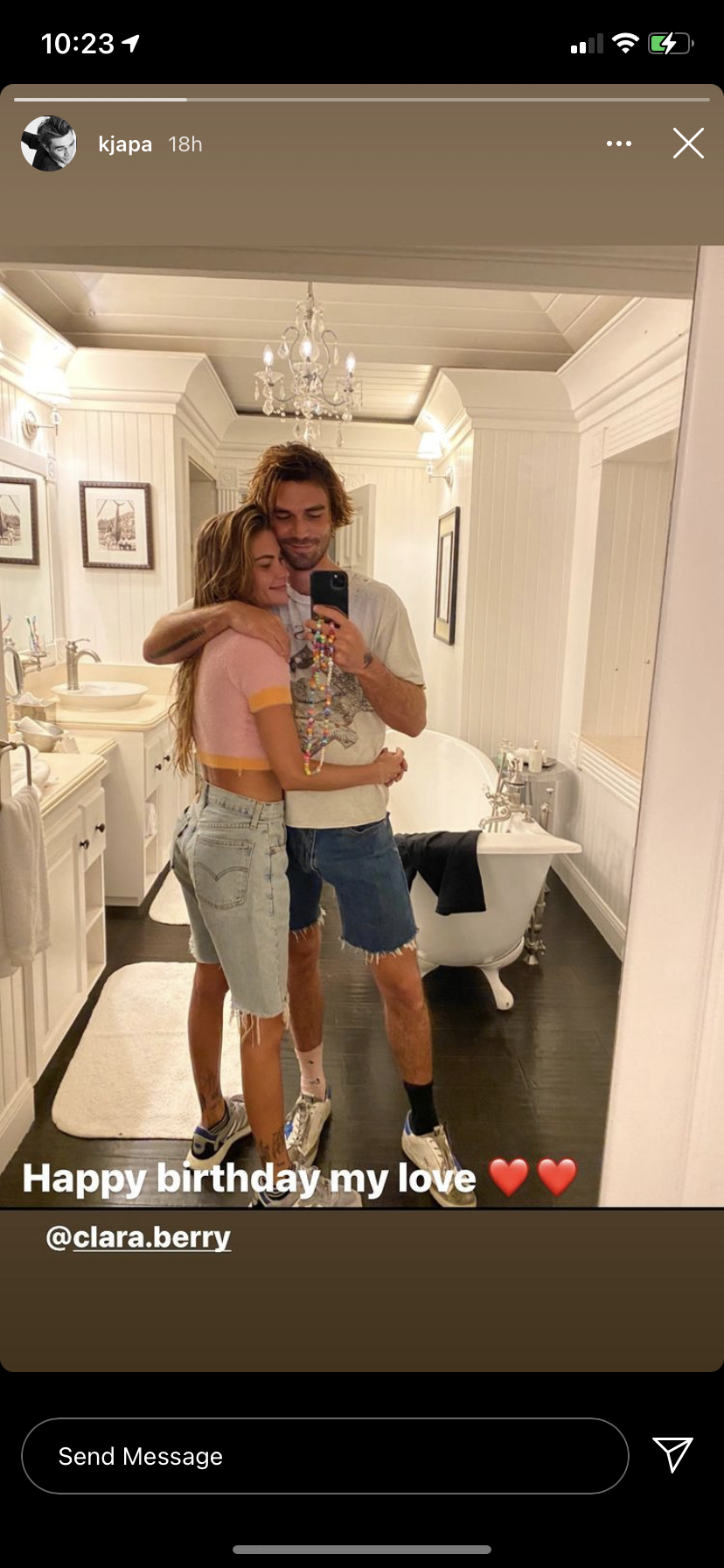 Mira la cronología de la relación de KJ Apa y Clara Berry antes del nacimiento de su primer hijo