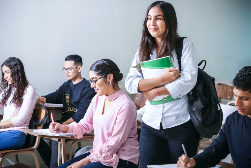 Entrar con confianza en el mundo real tras la graduación