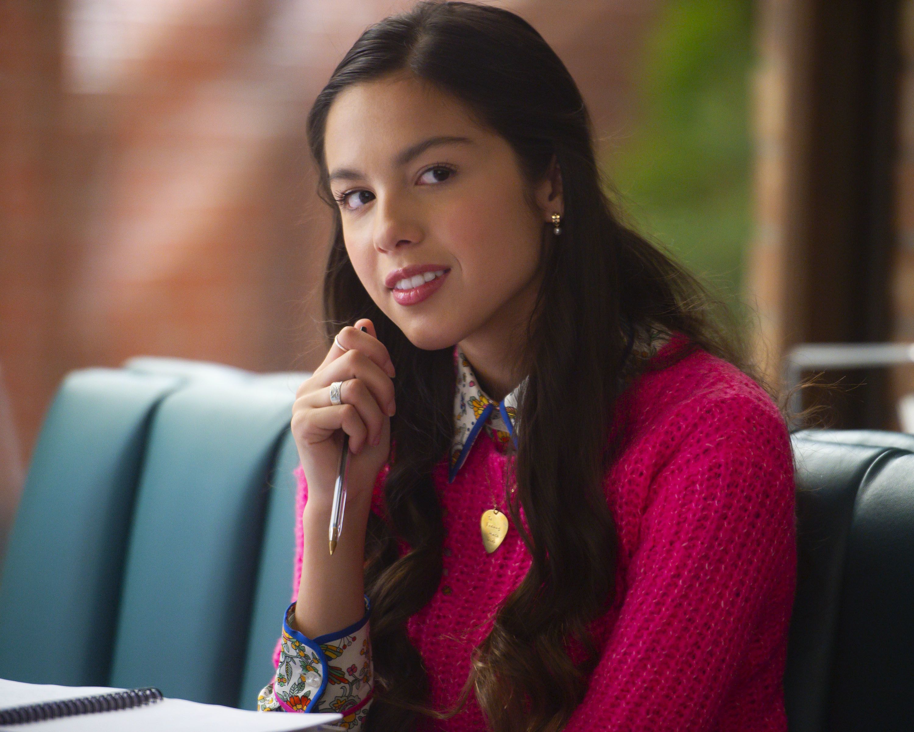 Obsessed olivia rodrigo. Olivia Rodrigo классный мюзикл.