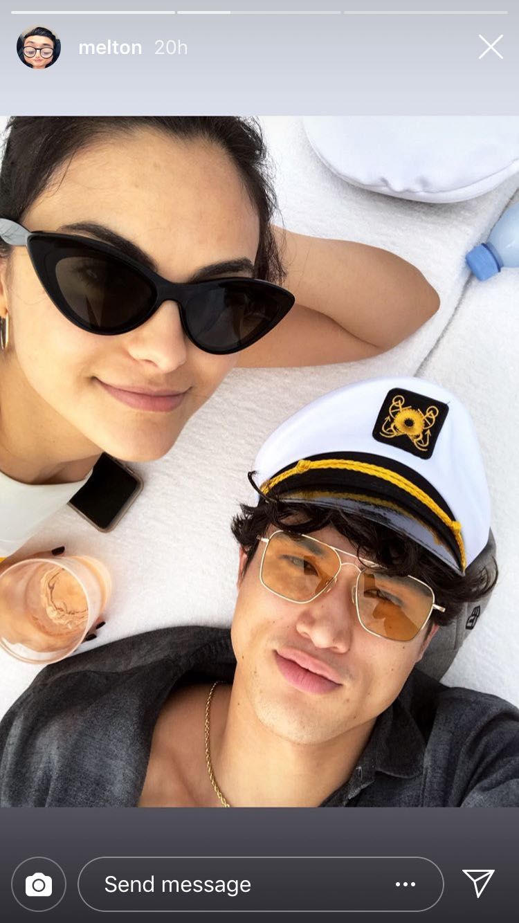 Te recordamos la cronología de la relación de Camila Mendes y Charles Melton ahora que vuelven a estar juntos