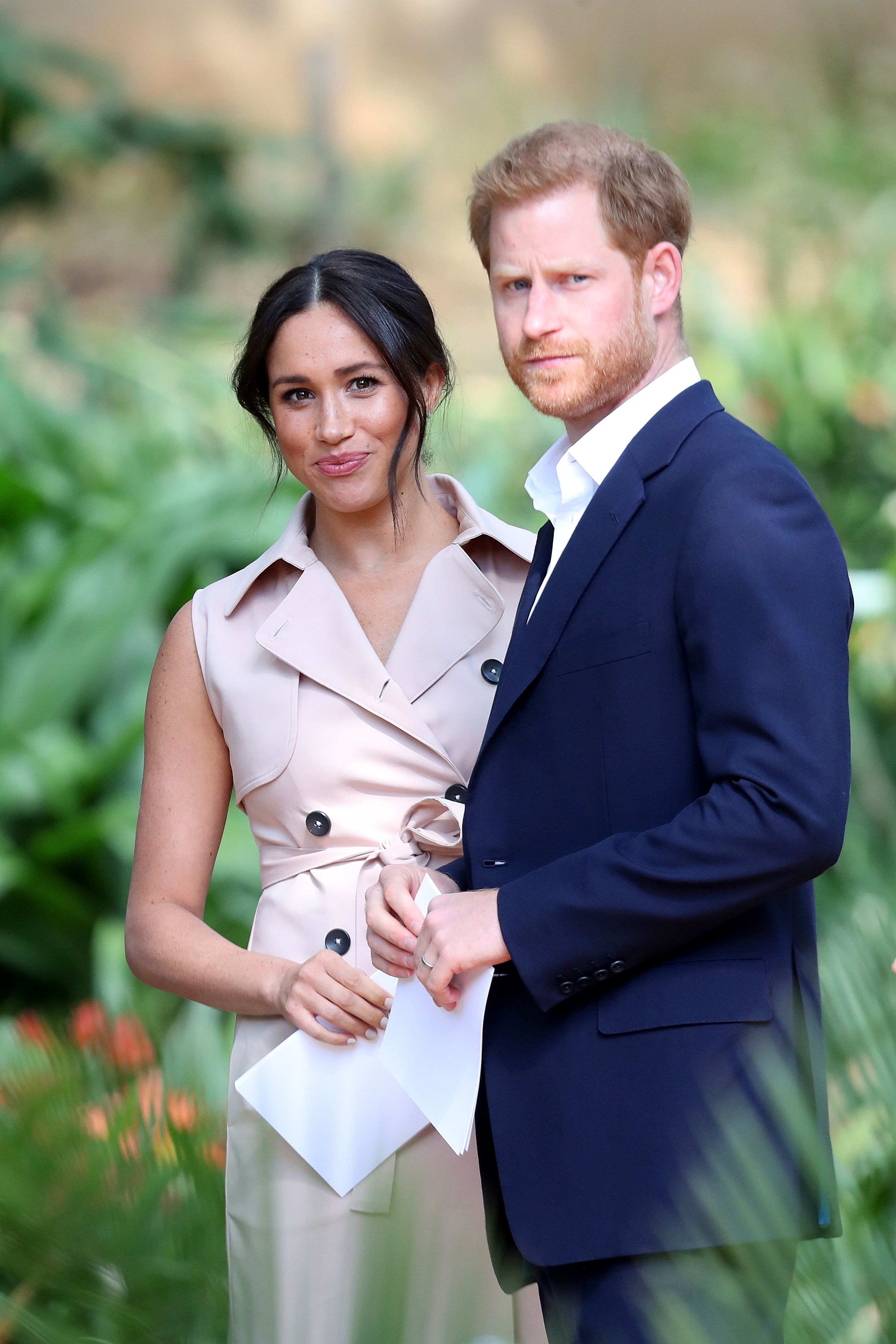 Meghan Markle y el príncipe Harry habrían aprendido a mantener "parte de la toxicidad" a un océano de distancia