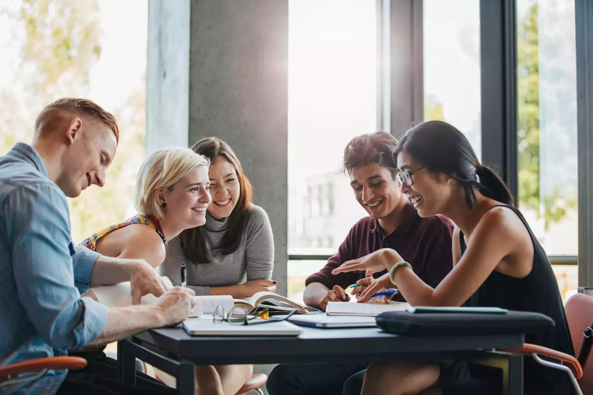 10 beneficios para estudiantes universitarios que no sabías que tenías