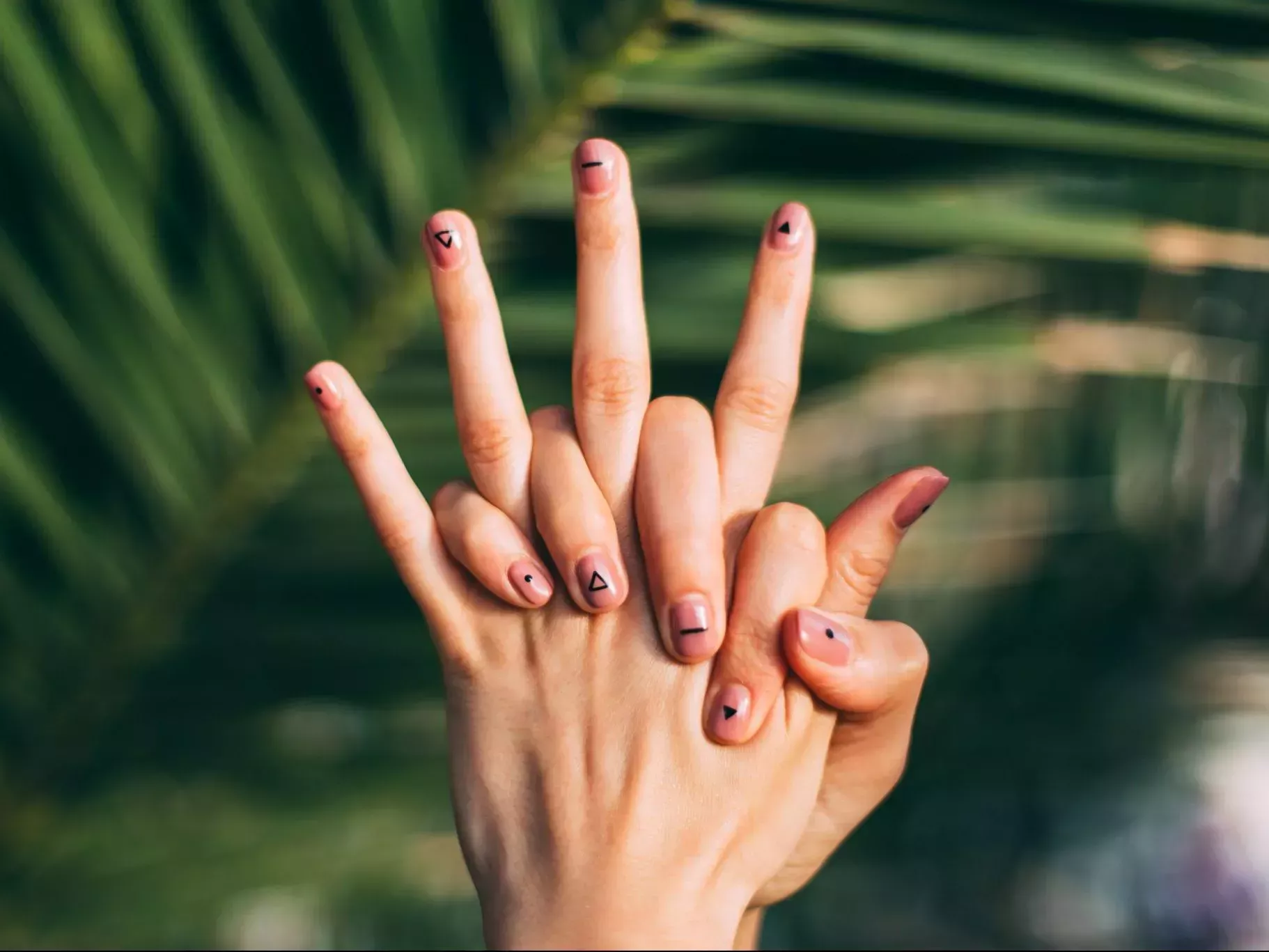 5 maneras de acabar con el hábito de morderse las uñas