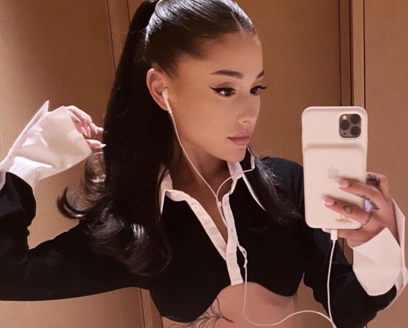 Esto es lo que sabemos de la marca de belleza R.E.M. de Ariana Grande