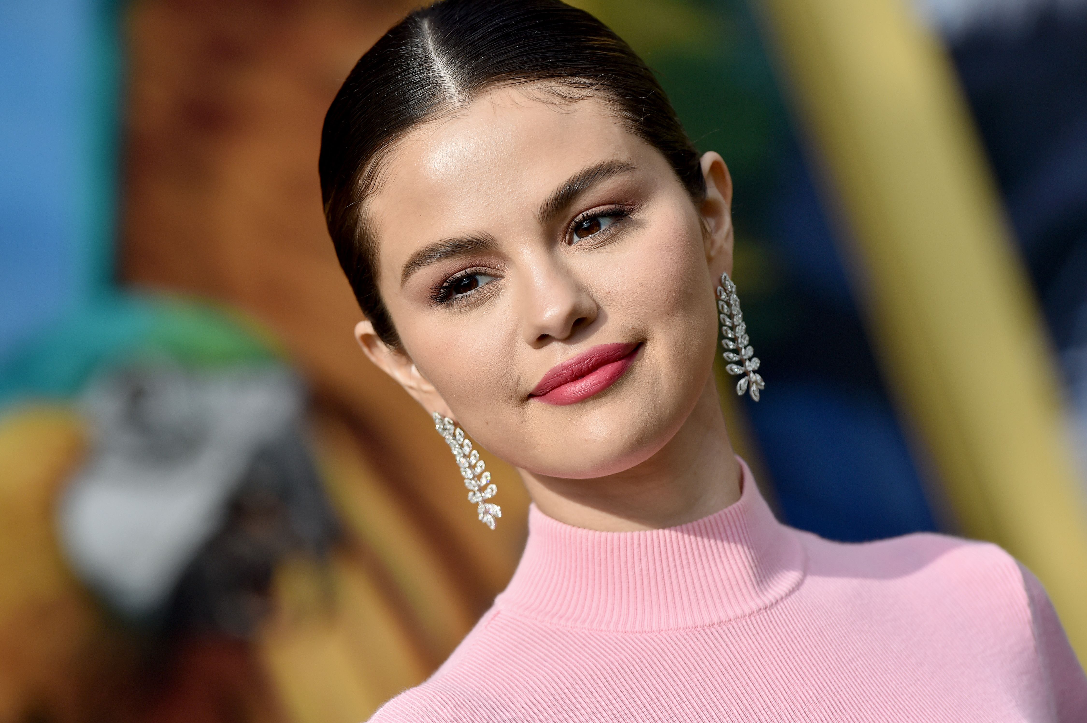 Pssst... Selena Gomez jura por esta máscara de ojos de 3,50 dólares