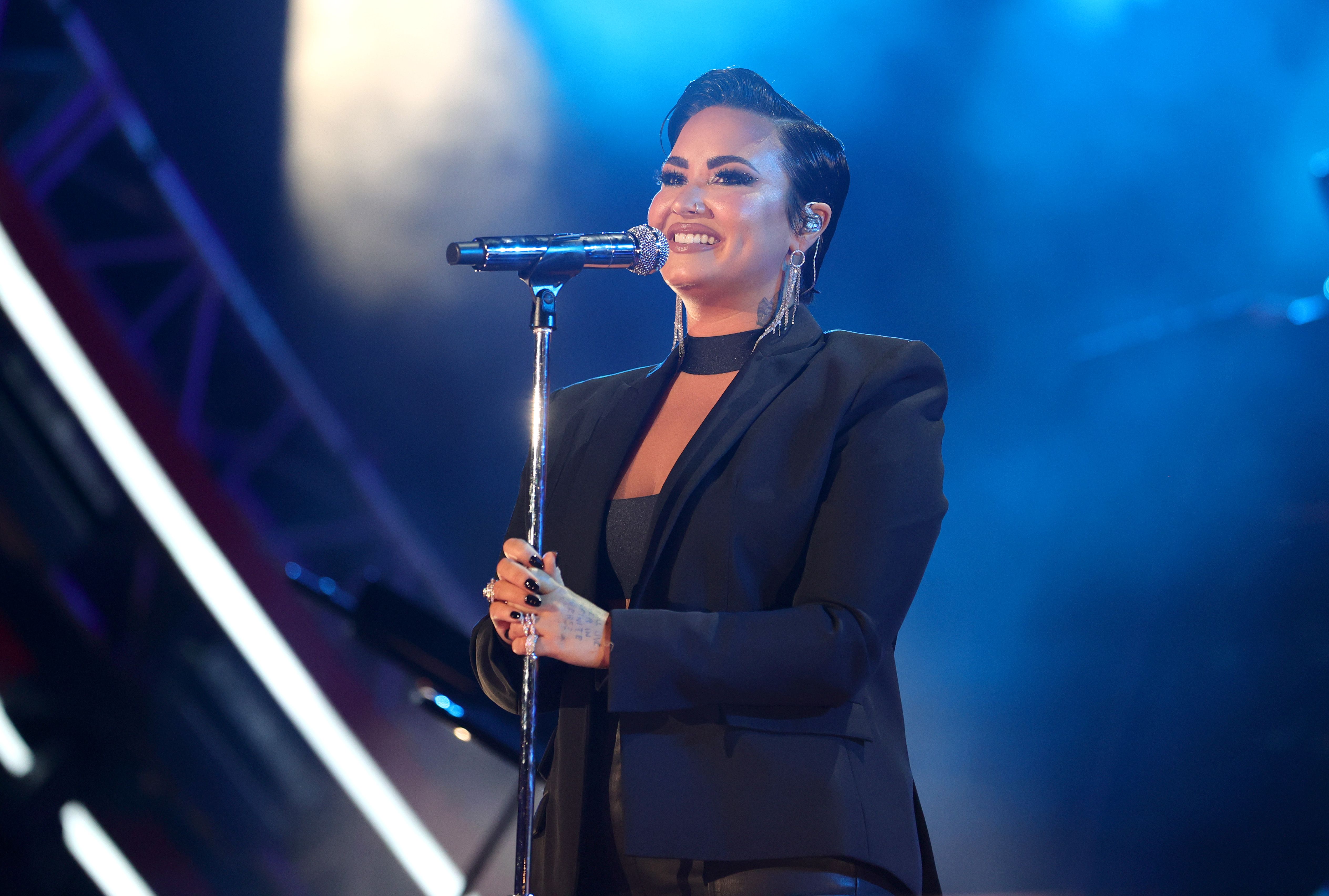 La letra de "Unforgettable (Tommy's Song)" de Demi Lovato rinde homenaje a su amigo fallecido