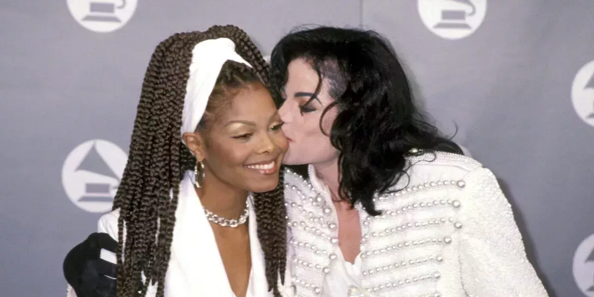 Janet Jackson dice que la compañía discográfica de Michael Jackson trató de mantenerlos separados durante el rodaje del vídeo musical de 'Scream'