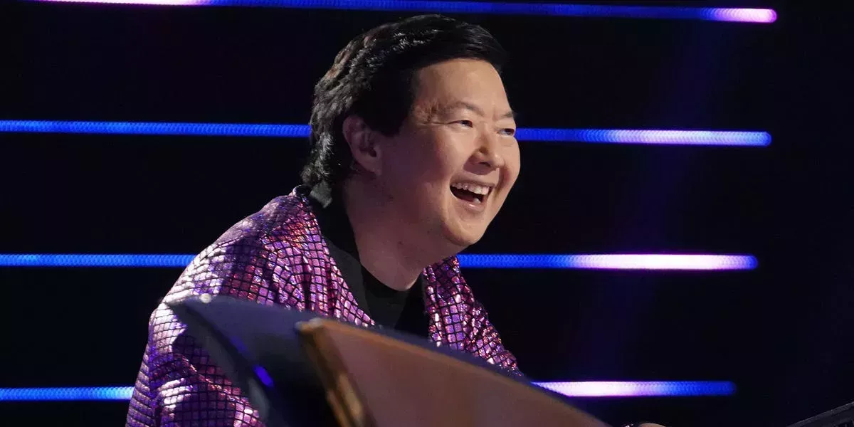 Ken Jeong estaba 'súper molesto' después de que se revelara que Rudy Giuliani era un concursante de 'El cantante enmascarado', según un nuevo informe