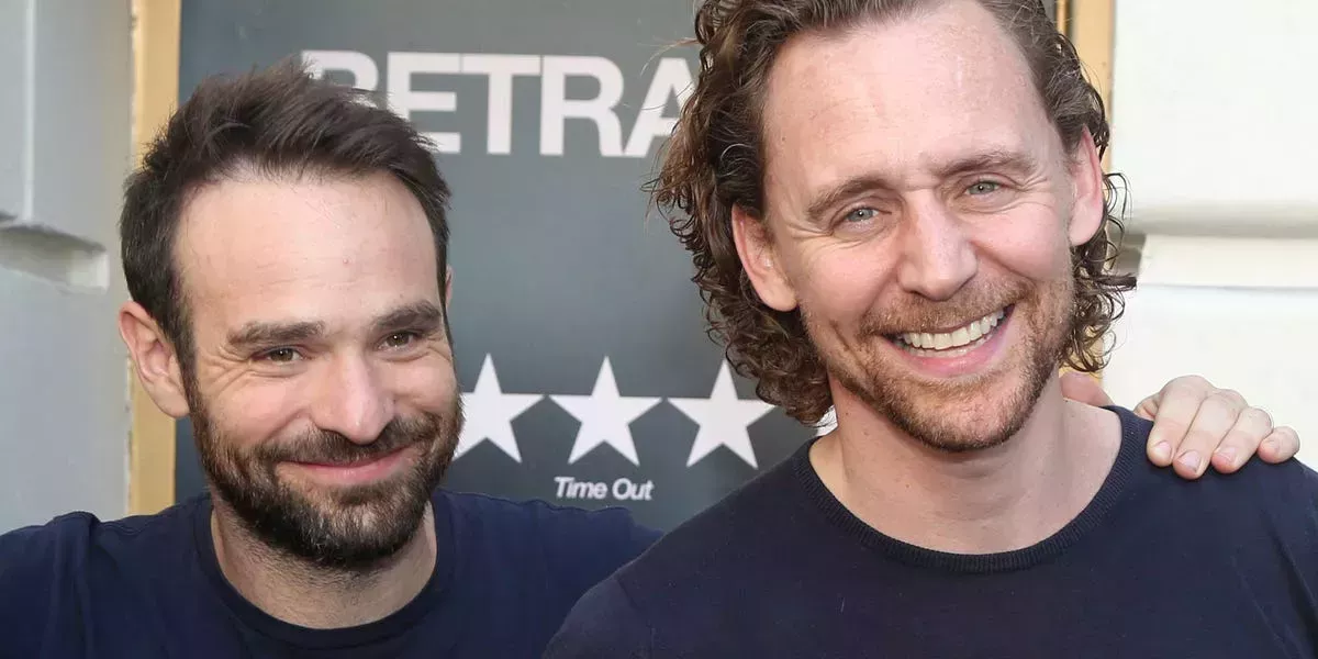 Charlie Cox dice que su 'mejor amigo' Tom Hiddleston fue una de las primeras personas a las que les habló de su cameo en 'Spider-Man: Sin retorno'