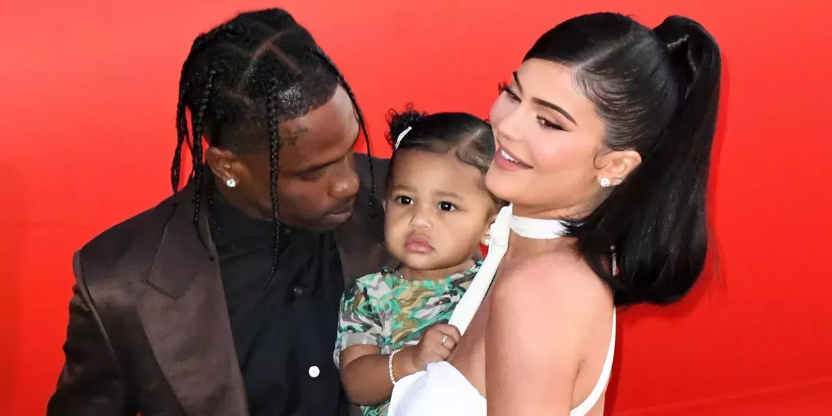 Kylie Jenner revela que cambió el nombre de su nuevo hijo por el de Wolf: 'Realmente no sentíamos que fuera él'