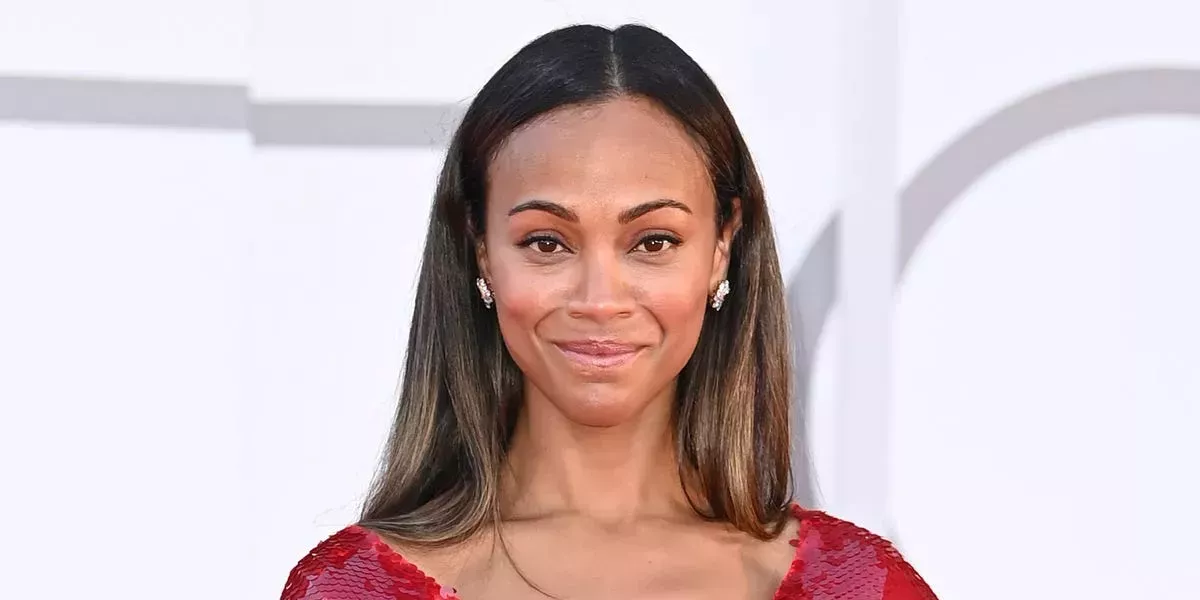 Zoe Saldana dice que un antiguo representante le sugirió que se cambiara el nombre al principio de su carrera