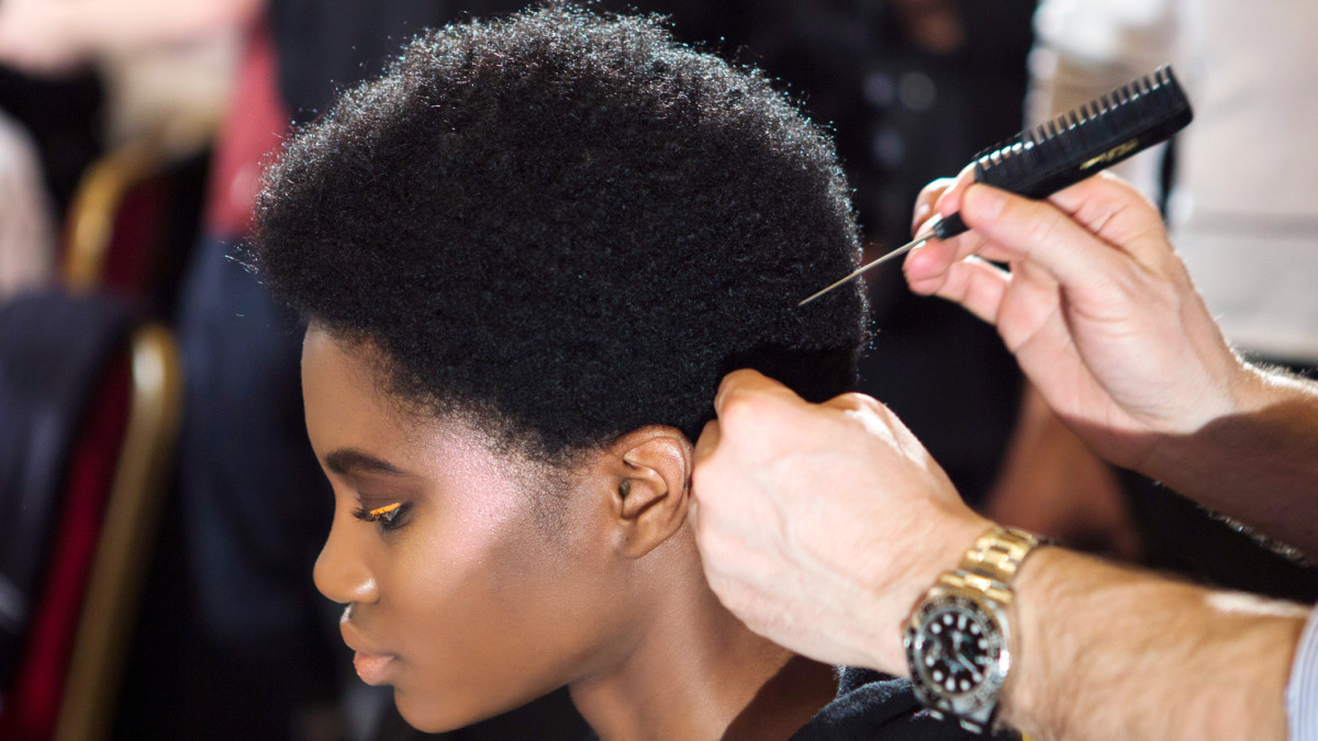 Un nuevo "programa de certificación de texturas" pretende corregir la larga historia de discriminación en las peluquerías