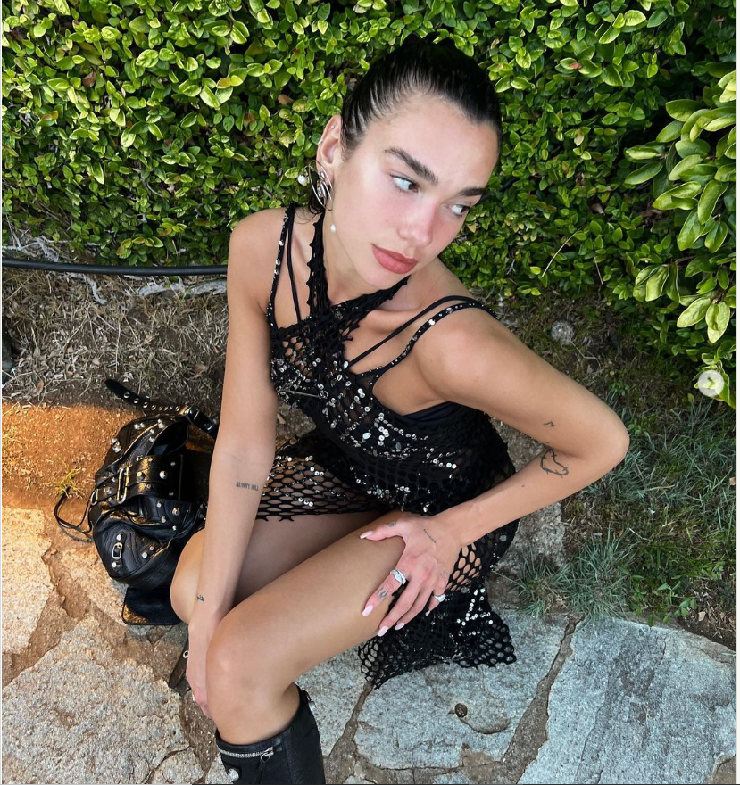 Nuevo look de Dua Lipa para el verano