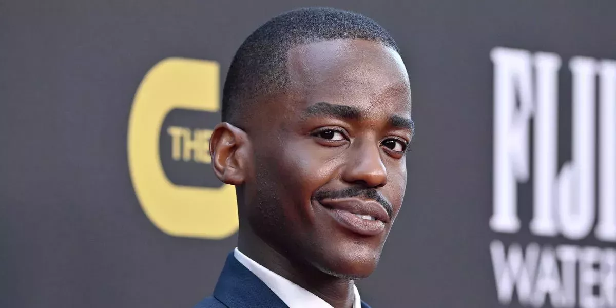 El actor de 'Sex Education' Ncuti Gatwa se convertirá en el primer protagonista negro de 'Doctor Who'