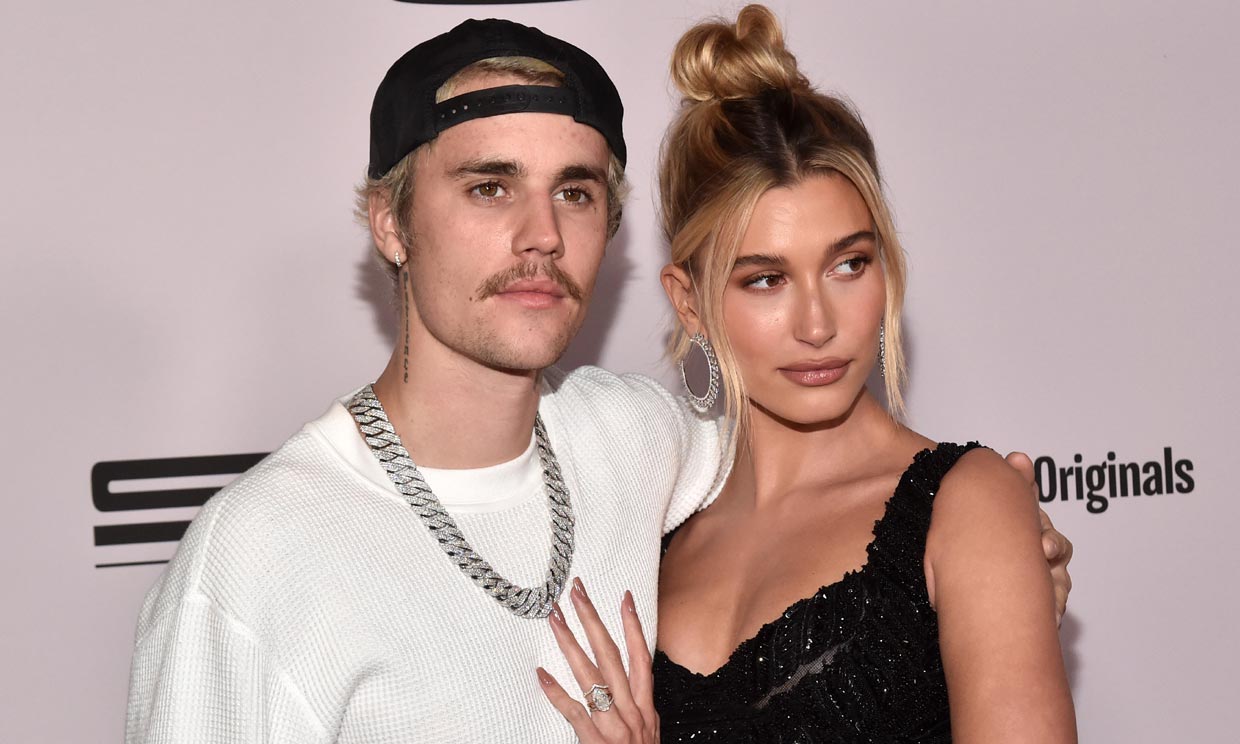 Justin y Hailey Bieber no rehúyen el romance