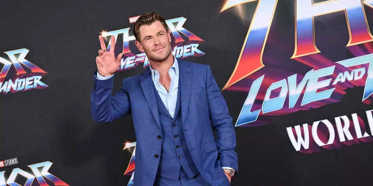 Chris Hemsworth dice que ver su trasero en pantalla en 'Thor: Amor y Trueno' fue un sueño 