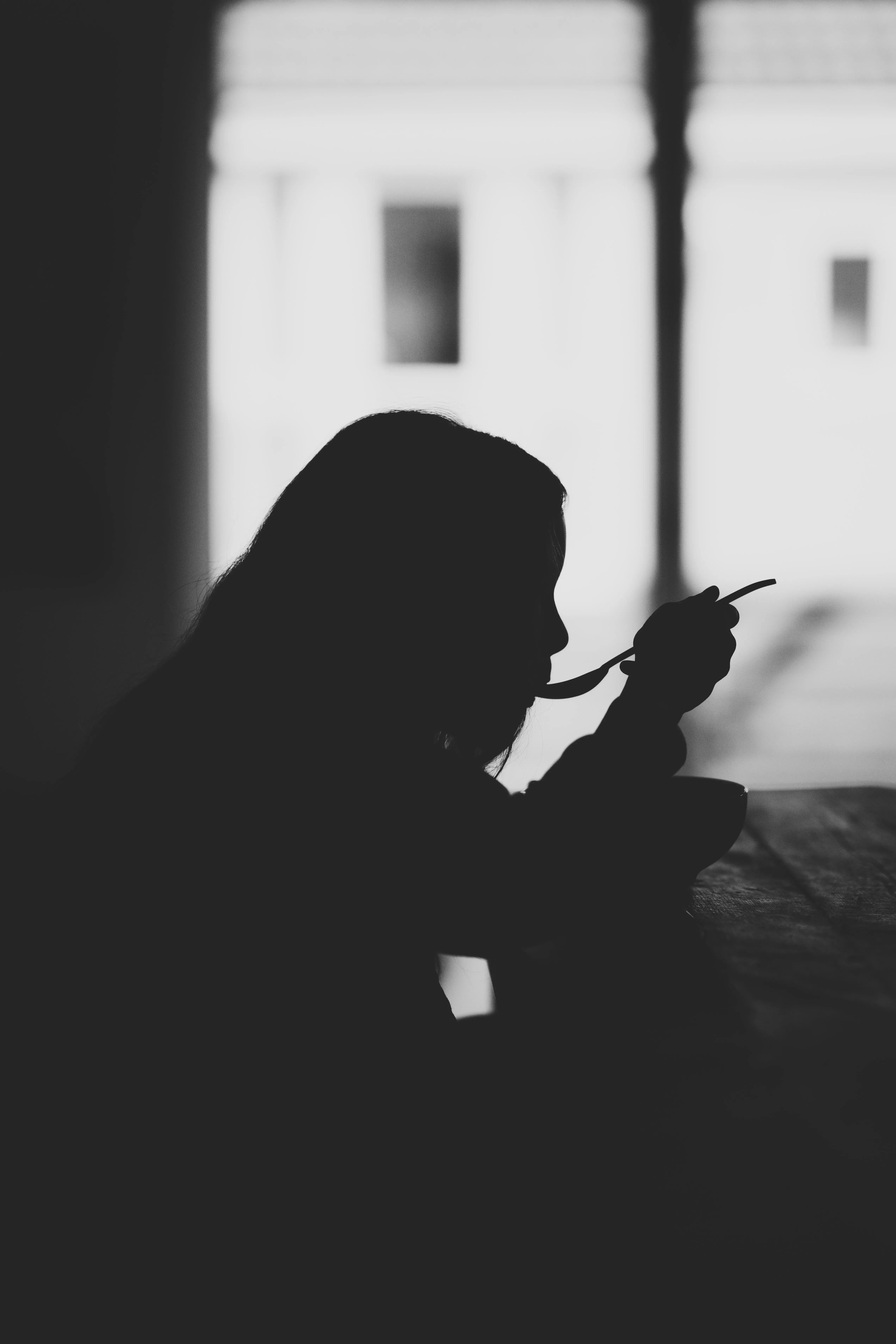 Desentrañando la conexión entre los medios digitales y los trastornos alimentarios.