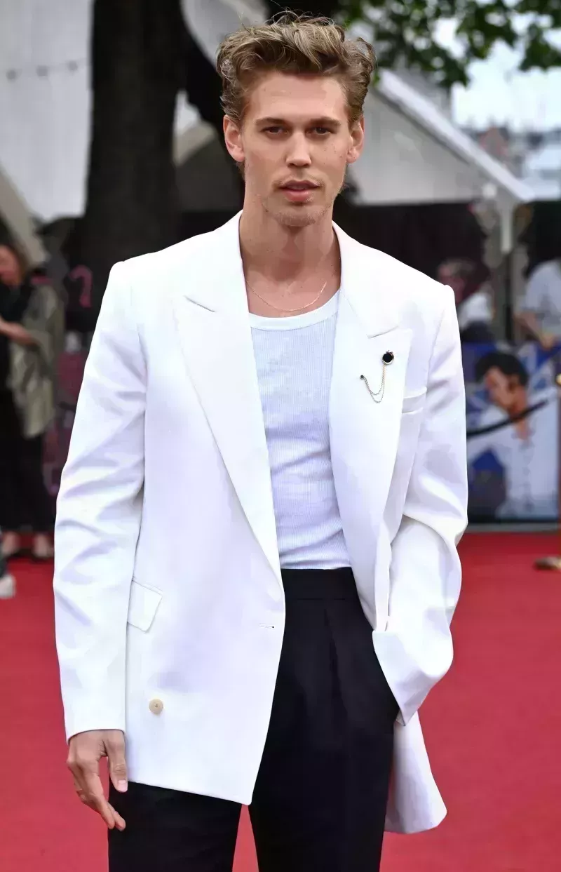 ¡El Rey! Los mejores looks de Austin Butler en la gira de prensa de 'Elvis': Fotos