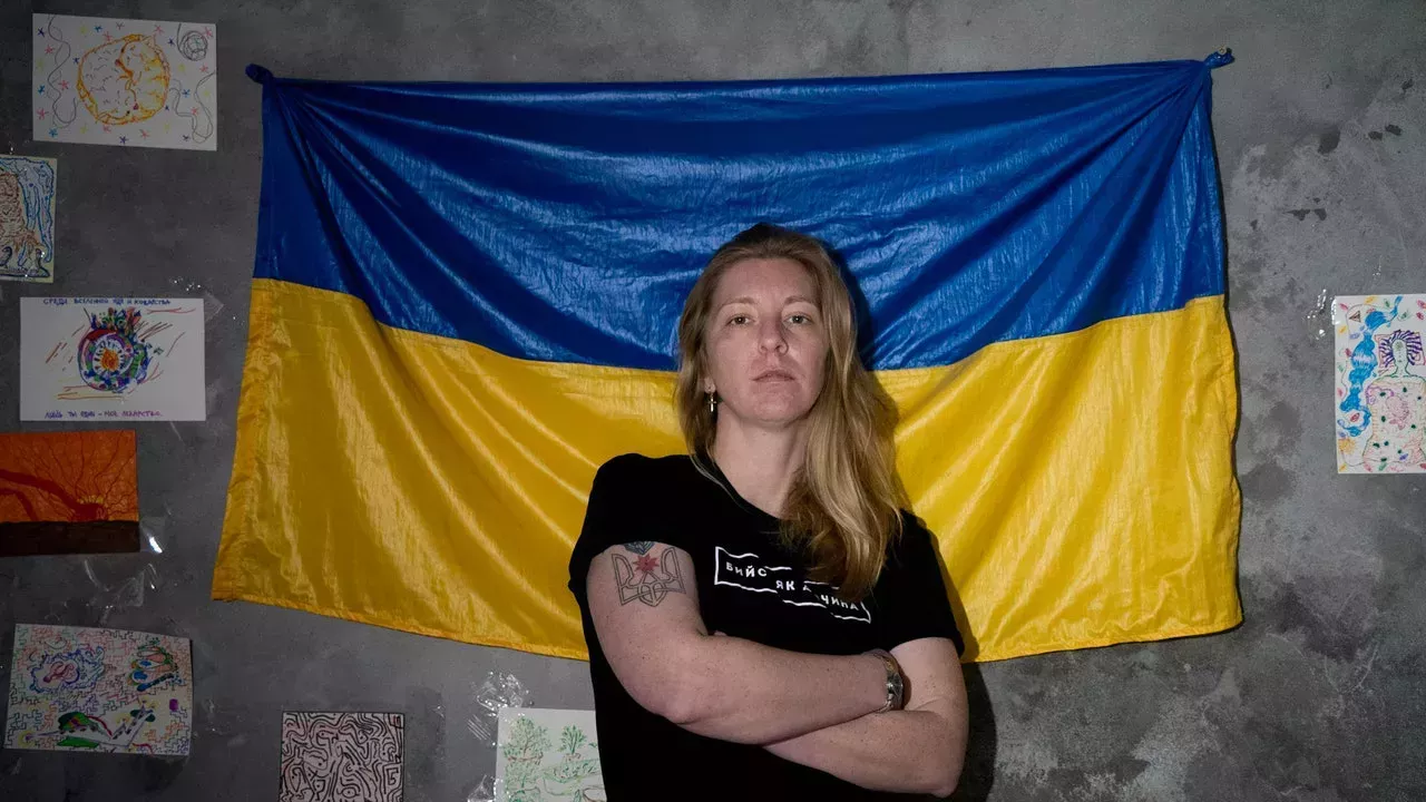 Las personas trans que salen de Ucrania se enfrentan al peligro y a la transfobia. Esta organización es un refugio seguro