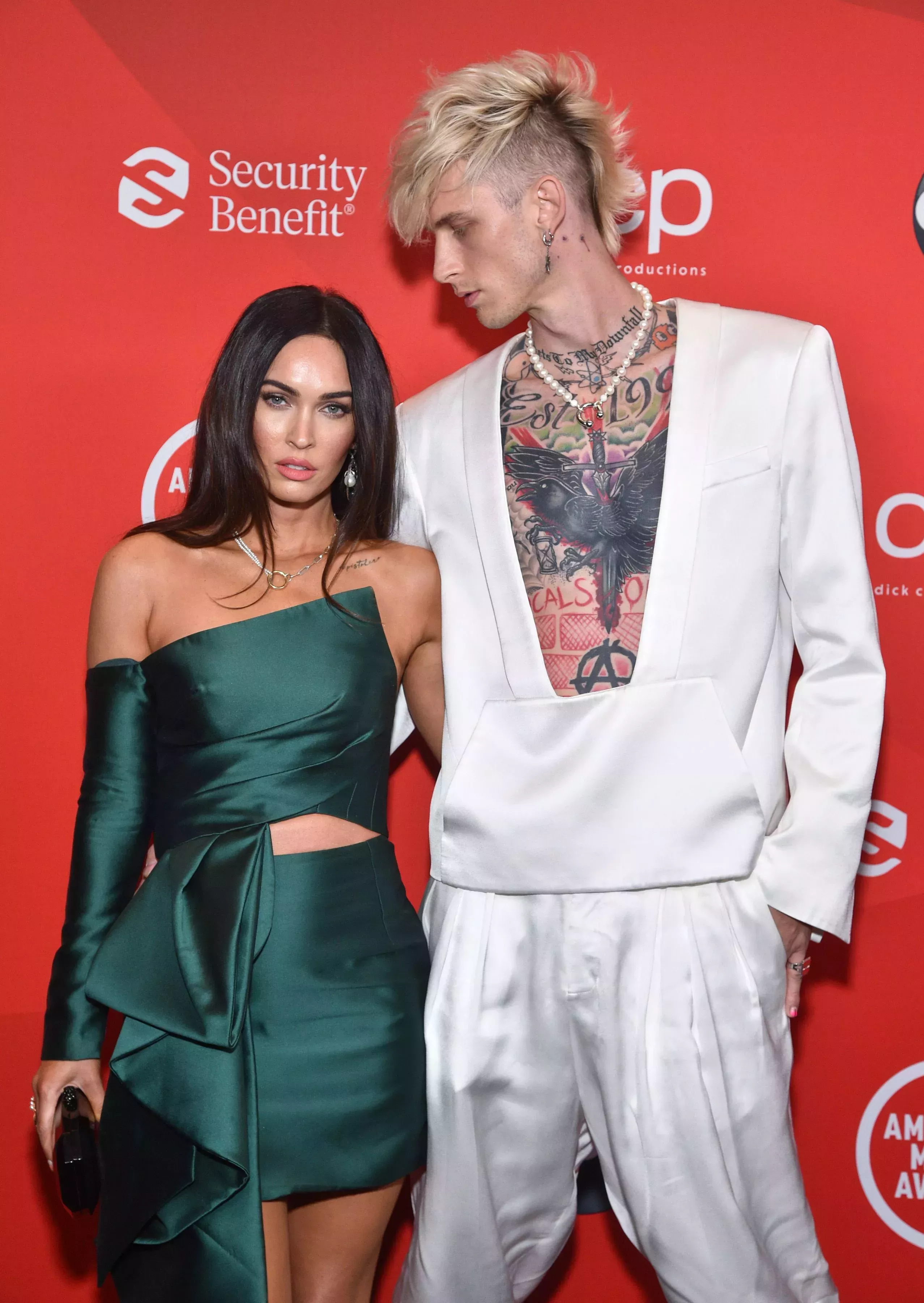 Megan Fox dice que "ha hecho todas las terapias que existen" con MGK