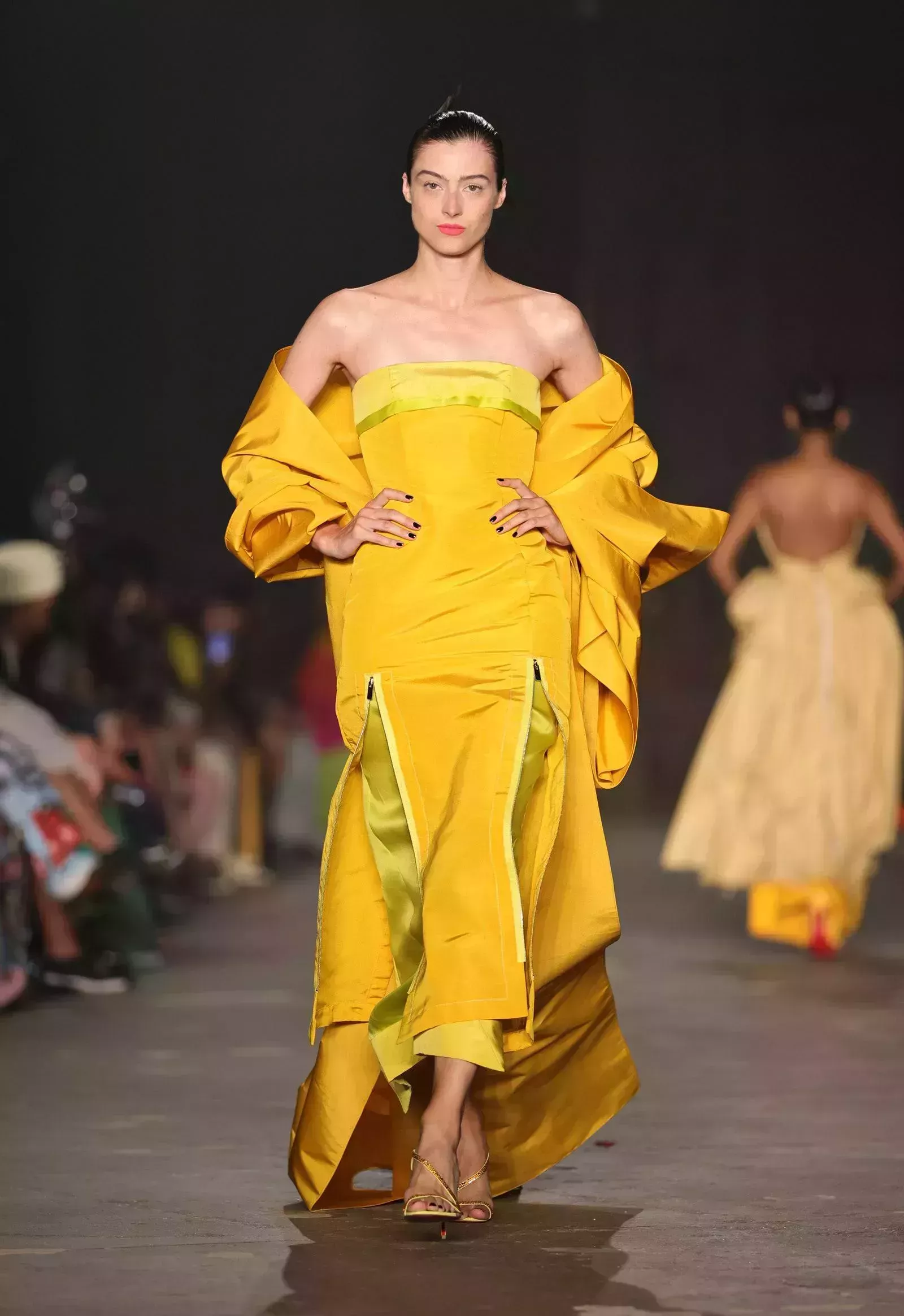 Revisión de la Pasarela Christopher John Rogers Resort 2023