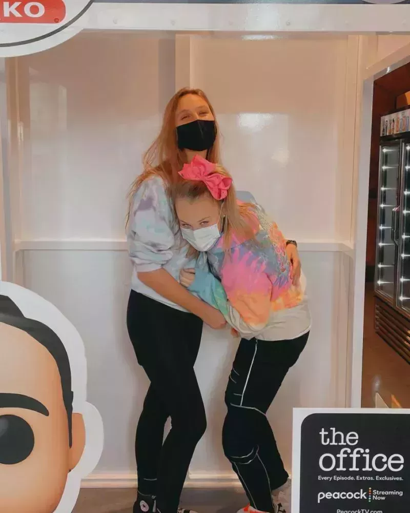 Cronología completa de la relación entre JoJo Siwa y su novia Kylie Prew