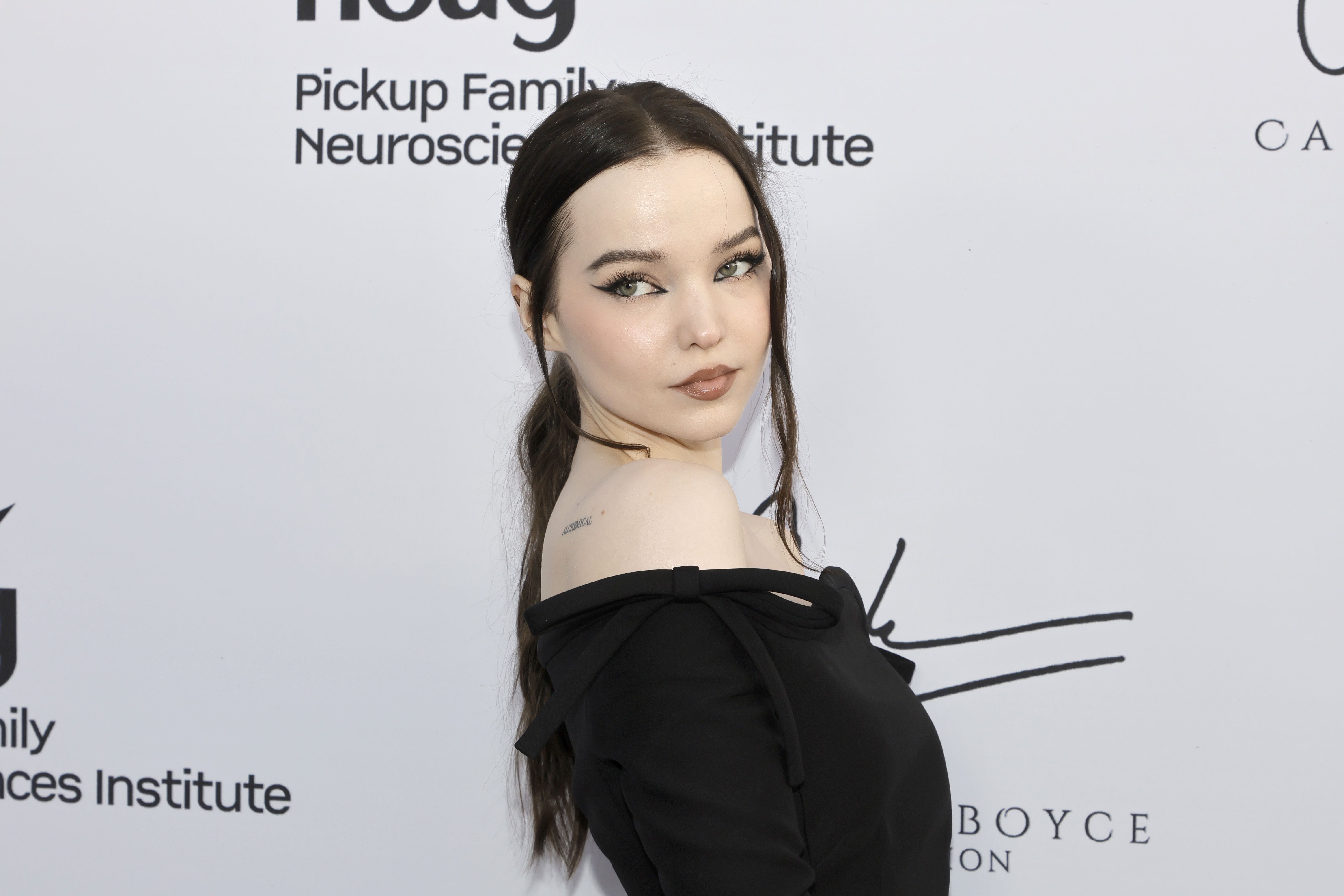 Dove Cameron se sincera sobre el "síndrome del impostor" que sufrió en Disney