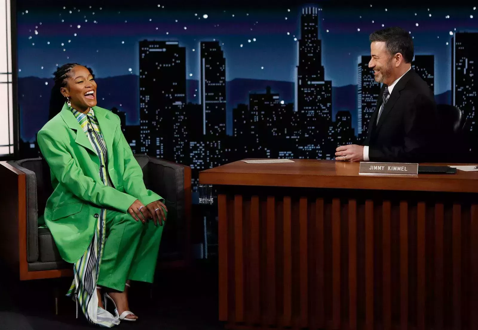 Keke Palmer estaba absolutamente resplandeciente con este traje verde neón