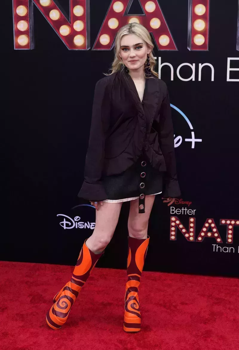 Los mejores looks de la estrella de 'ZOMBIES' Meg Donnelly en la alfombra roja a lo largo de los años