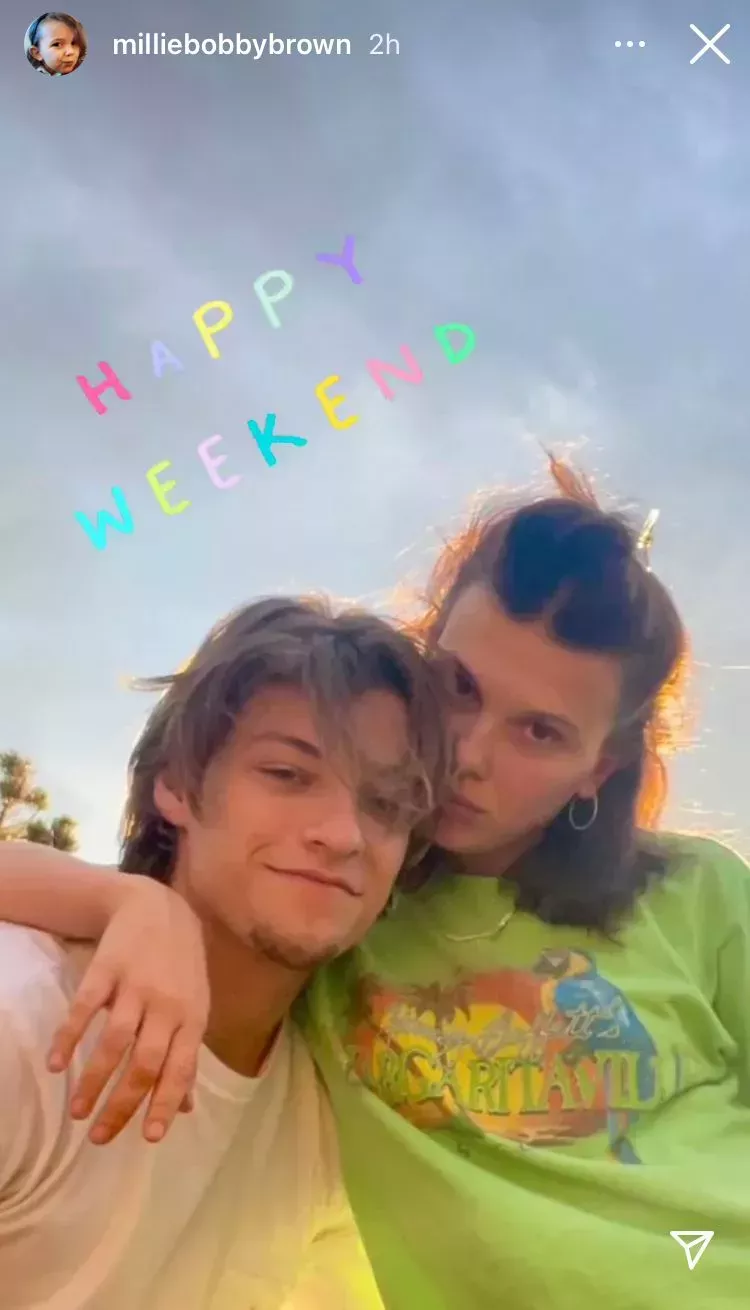 Millie Bobby Brown y Jake Bongiovi son vistos besándose en un barco en Italia