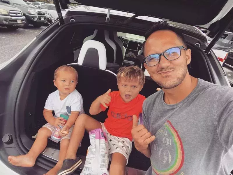 Carlos y Alexa PenaVega momentos más lindos con sus hijos: Fotos