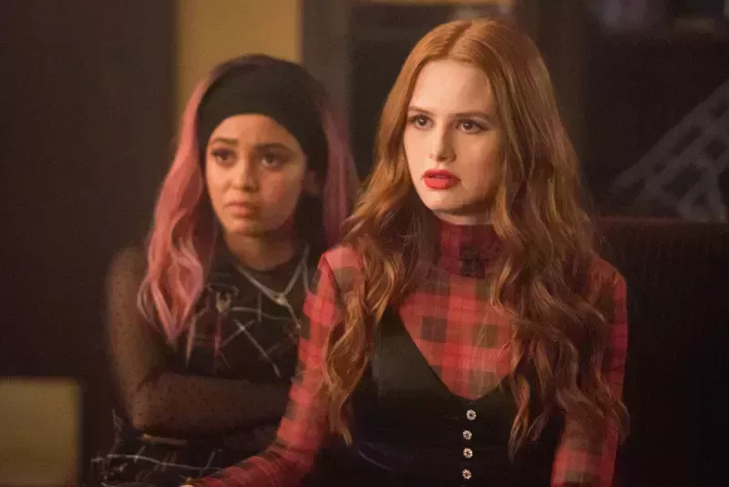 Cronología completa de la amistad entre Vanessa Morgan y Madelaine Petsch