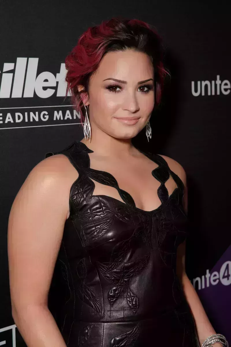 La transformación del cabello de Demi Lovato a lo largo de los años es bastante sorprendente.