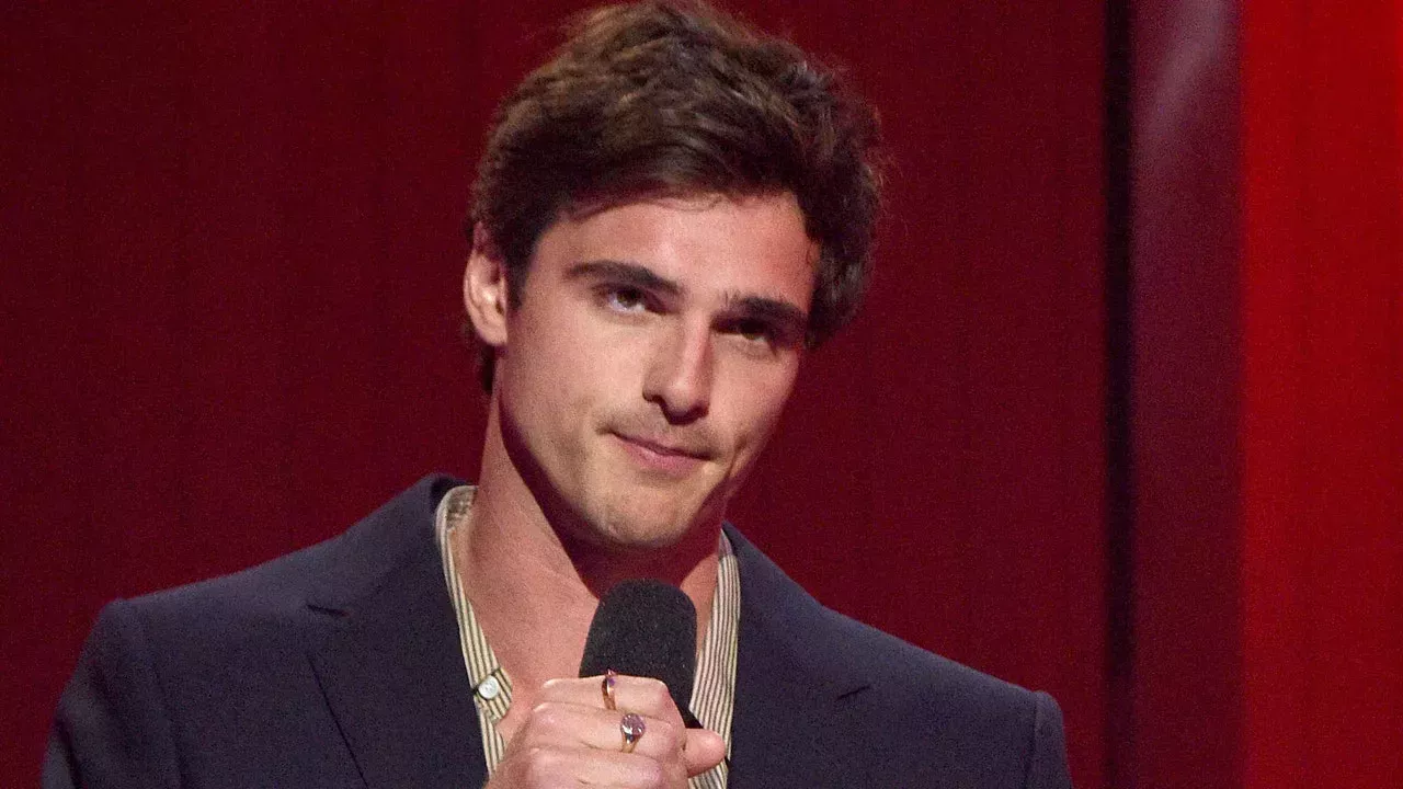 Un bolso de mano hizo que Jacob Elordi se sintiera