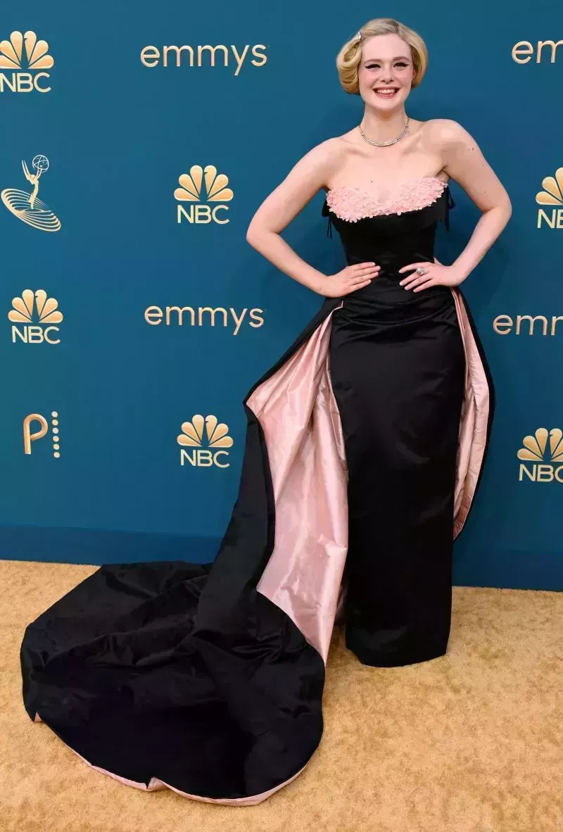 El joven Hollywood se apodera de la alfombra roja de los Emmys 2022: Fotos