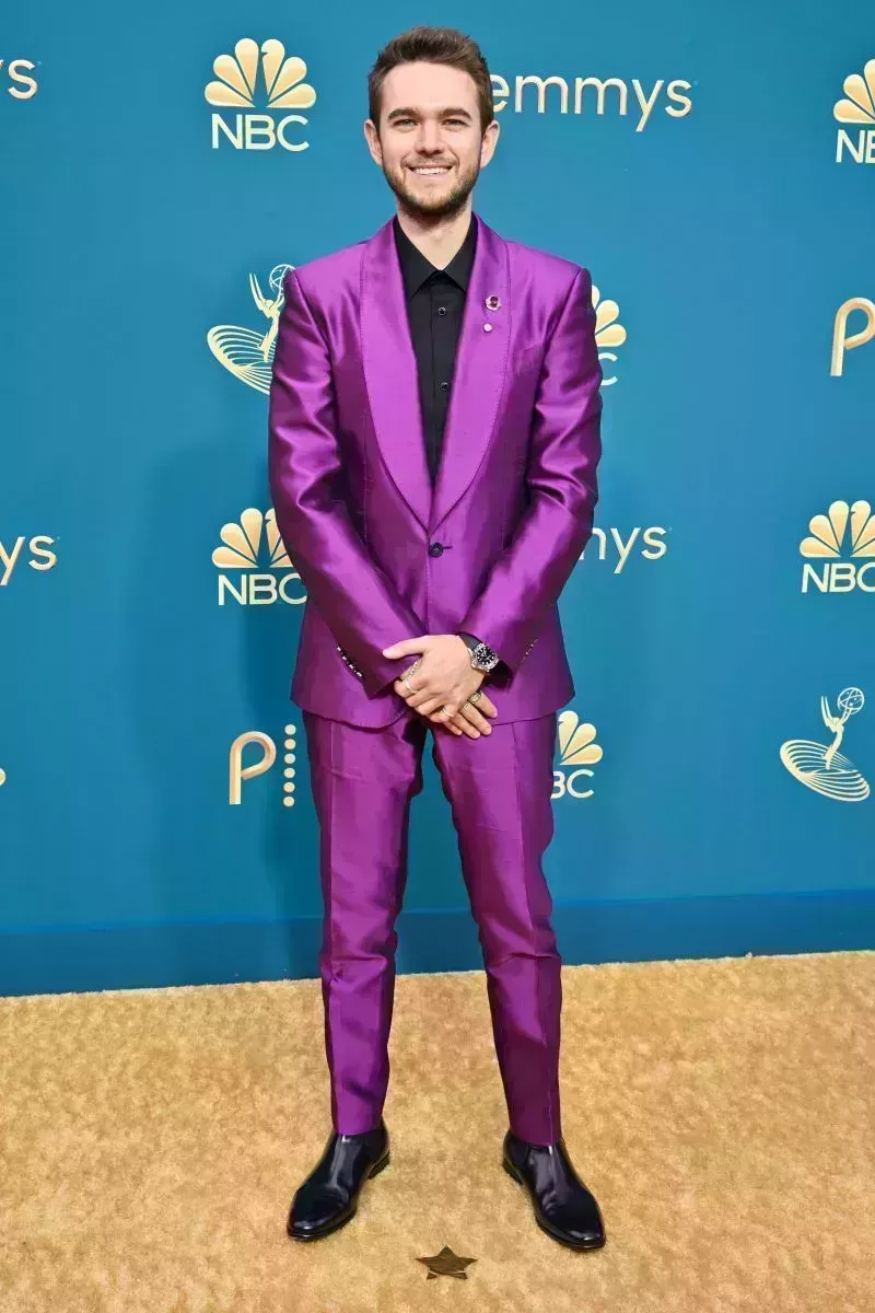 El joven Hollywood se apodera de la alfombra roja de los Emmys 2022: Fotos