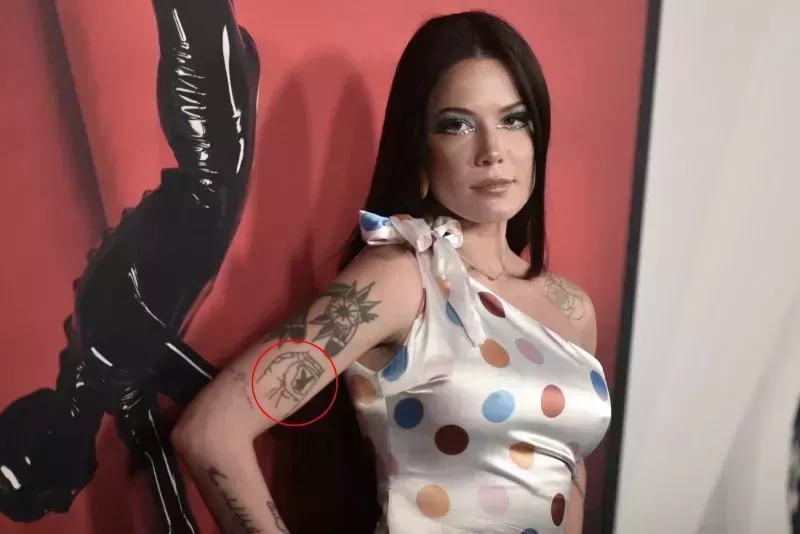 Guía completa de los más de 30 tatuajes de Halsey y su significado