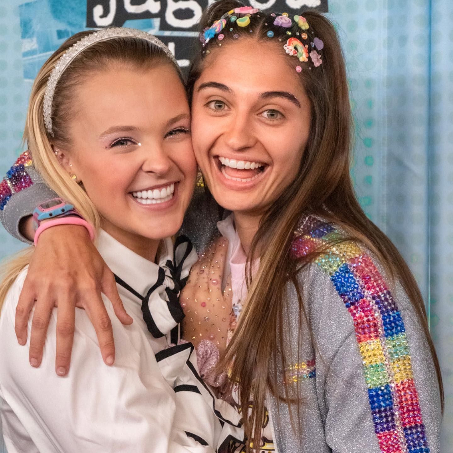 JoJo Siwa respondió a las críticas sobre su cita en Chuck E. Cheese con Avery Cyrus