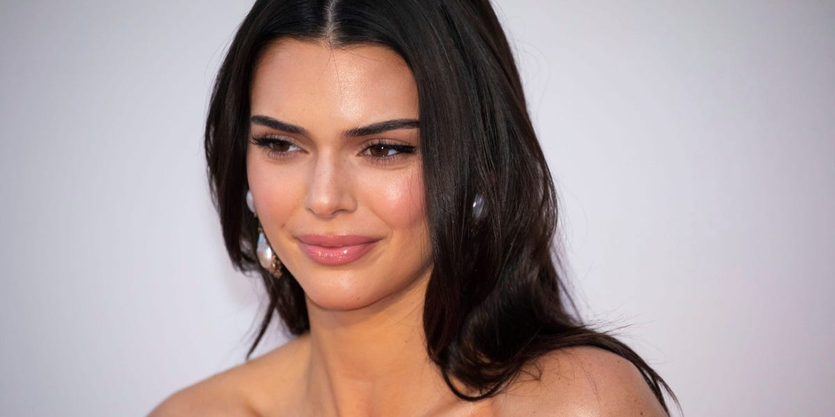 Kendall Jenner dice que un escáner cerebral demuestra que "tiene ansiedad al 100%" en un nuevo episodio de 'Las Kardashian'