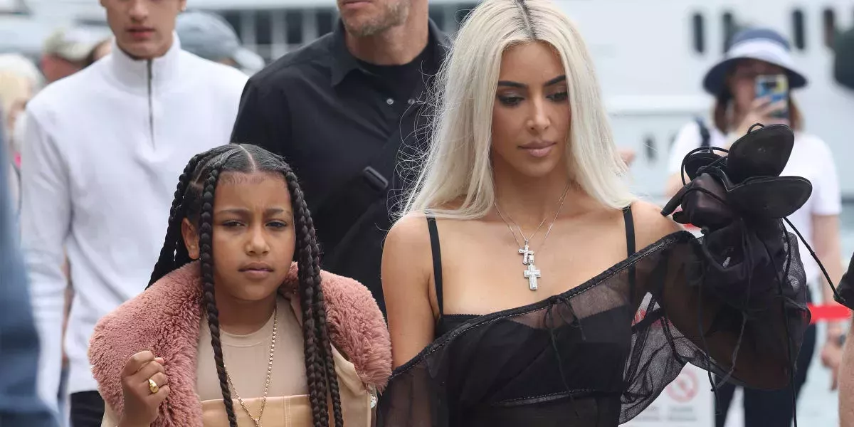 Kim Kardashian dice que se dedicó a la abogacía en parte porque sus hijos 