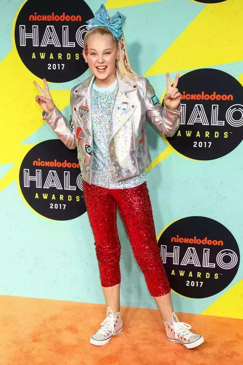 La dramática transformación del cabello de JoJo Siwa, de la icónica cola de caballo al corte de pelo: Fotos