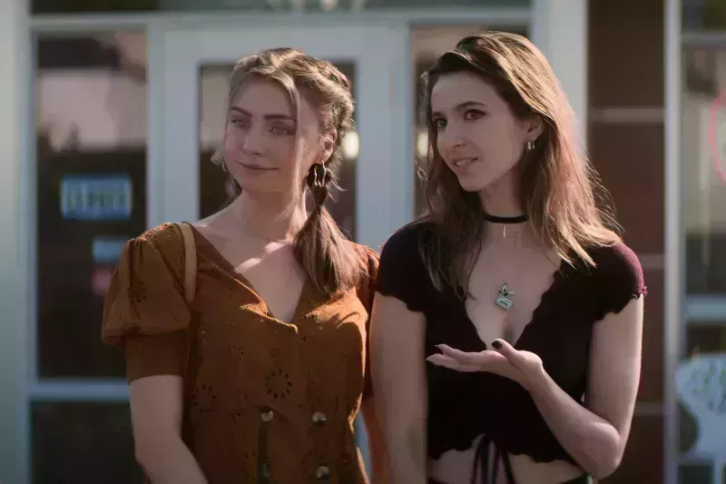 Programas adolescentes de Netflix que duraron 1 temporada: 'Julie y los fantasmas' y más