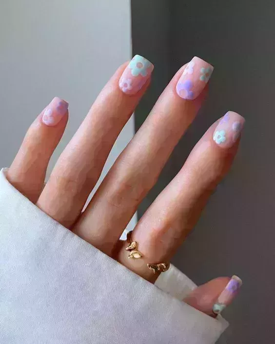 15 bonitos y modernos diseños de uñas de primavera para adolescentes