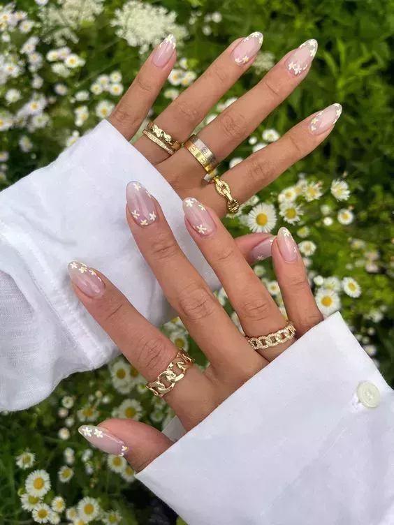 15 bonitos y modernos diseños de uñas de primavera para adolescentes