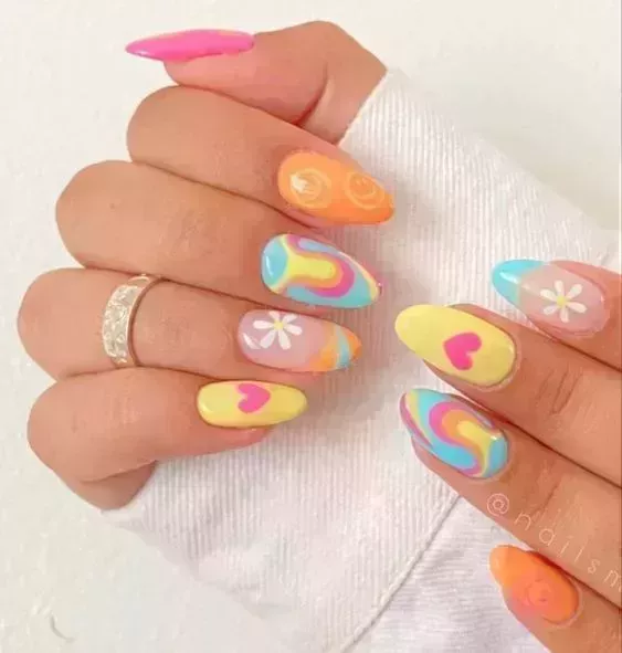 15 brillantes y sencillos diseños de uñas de verano para adolescentes